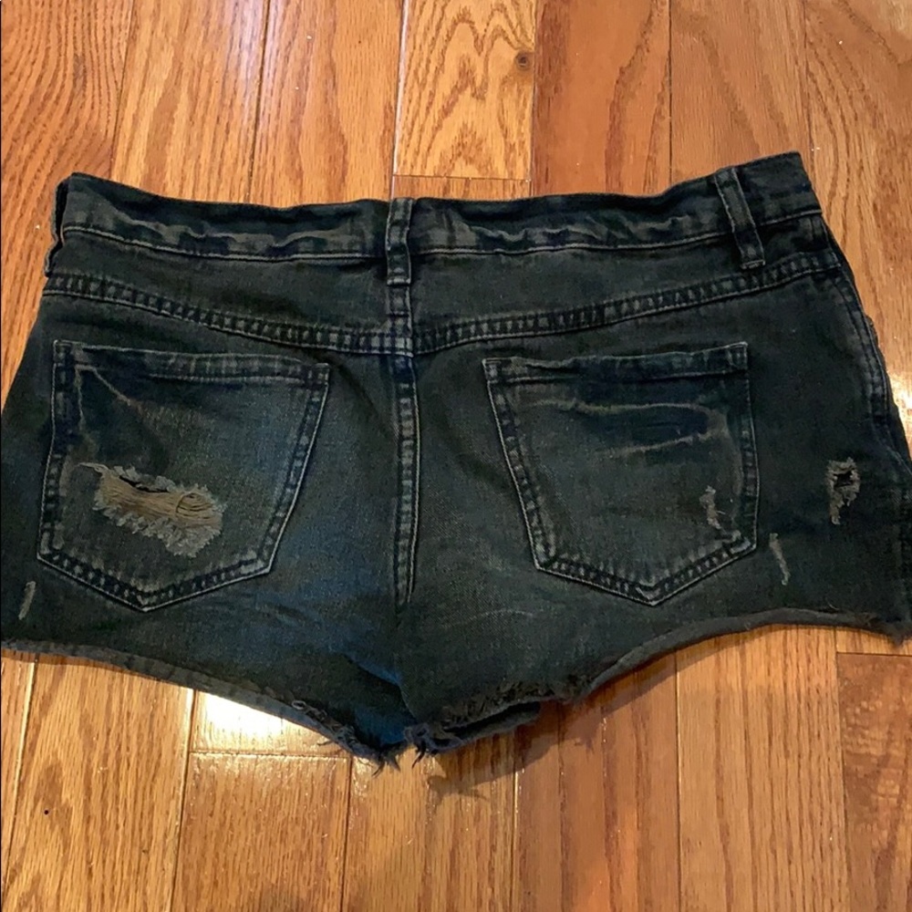 FREE PEOPLE BLACK JEAN SHORTS - Picture 4 of 4